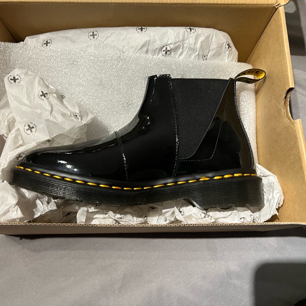 Dr. Martens Patent Leather Bianca Chelsea Boots Women’s 6 (UK 4)